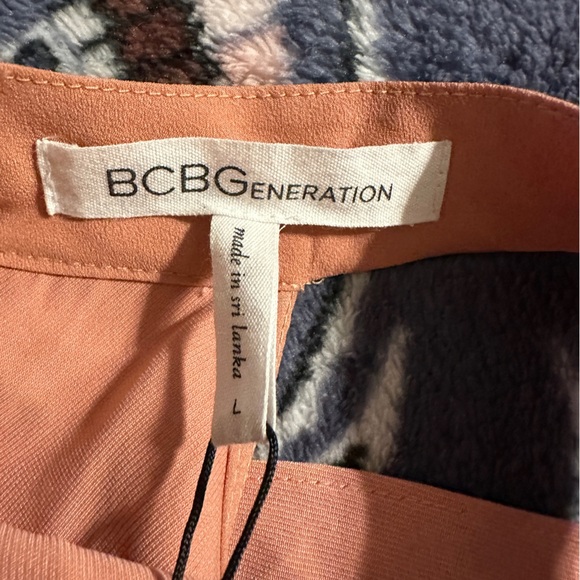 NWT BCBGeneration cold shoulder dress. - Picture 4 of 9